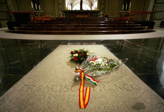 Spain Orders Removal of Dictator Franco's Remains