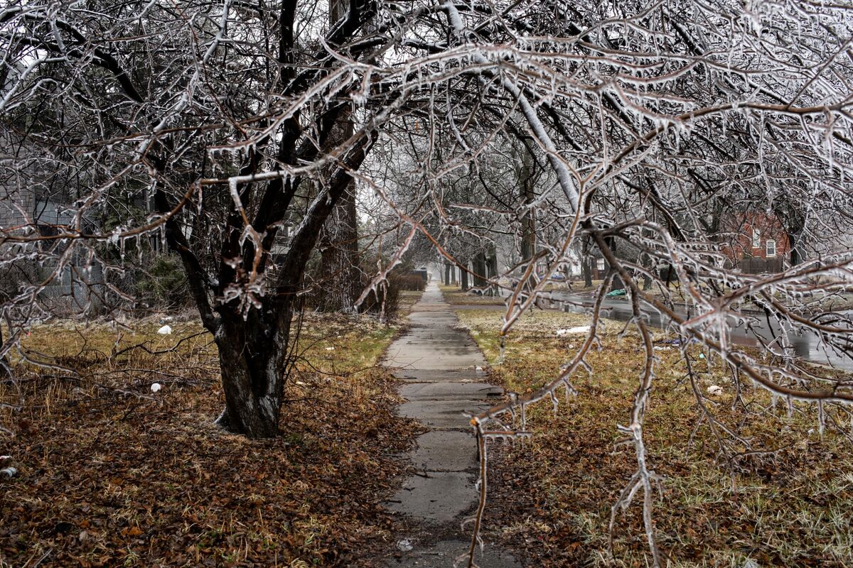 Ice Storm in Michigan Causes Widespread Blackouts Bloomberg