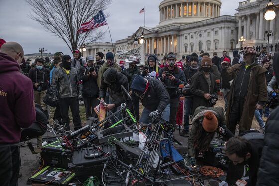 Trump Chaos Peaks: First ‘I Need 11,000 Votes,’ Then a Riot