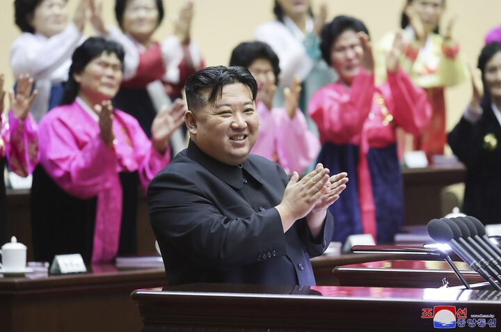 Kim Jong Un Admits Rare Weakness as North Korea Population Falls ...