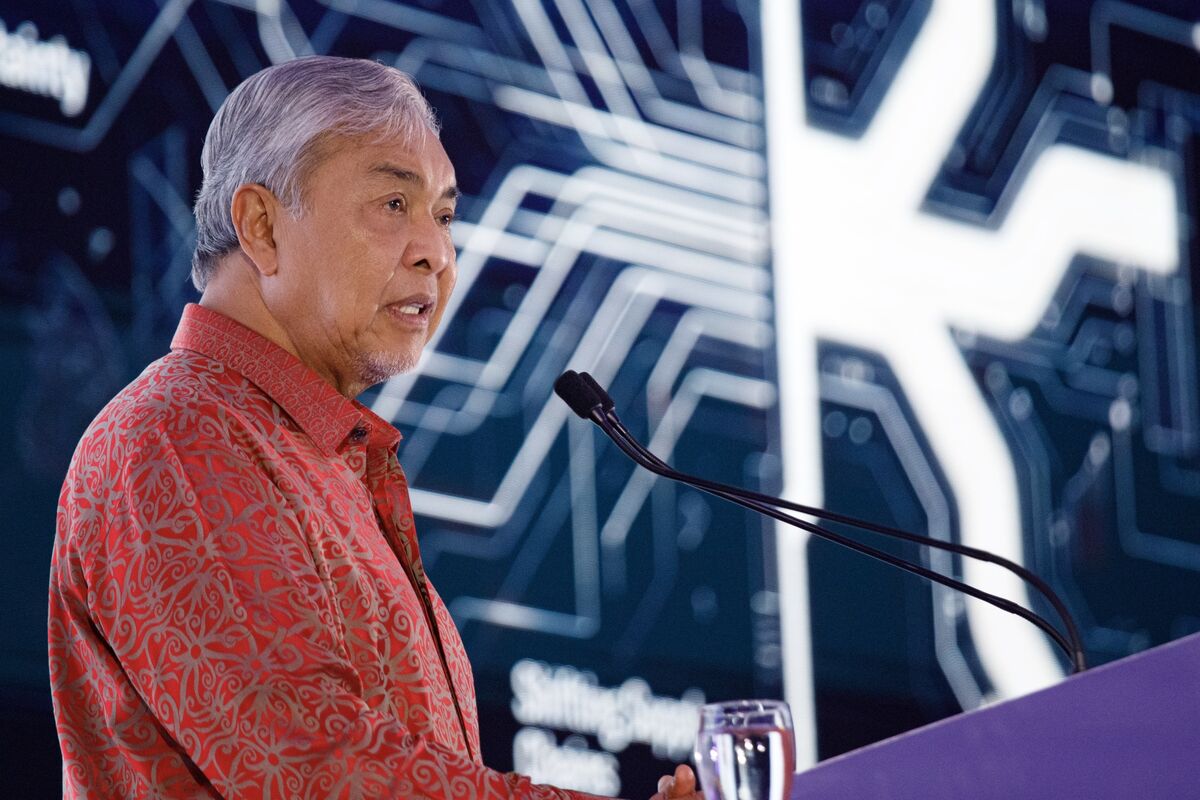 Malaysia’s Zahid Seeks Early Polls as UMNO Plots Return to Power