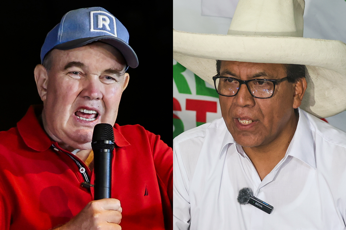 Rafael López Aliaga, left, and Roberto Sanchez, right. Photographer: Sebastian Castaneda/Bloomberg