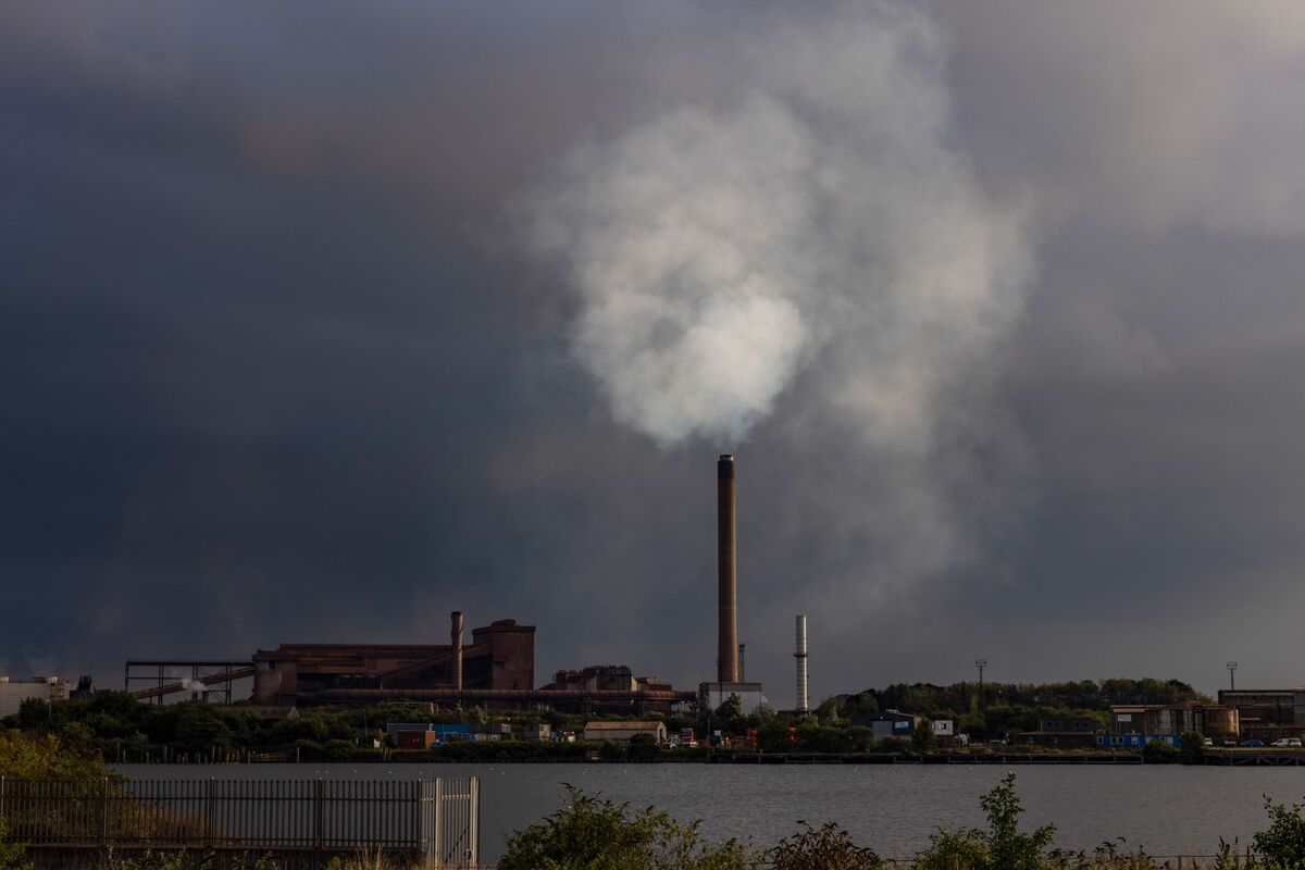 World’s Biggest Climate Fund Says UK Halves Planned Contribution