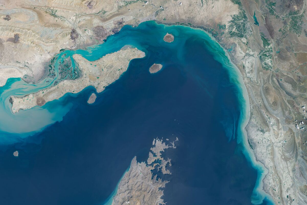 Another Qatari LNG Cargo Nears Hormuz, Destined for Pakistan