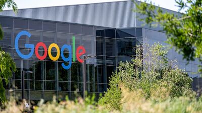 🌍 **"Alphabet Rinasce: Crescita Pubblicitaria e Innovazione nell'Intelligenza Artificiale Spingono i Risultati"**
