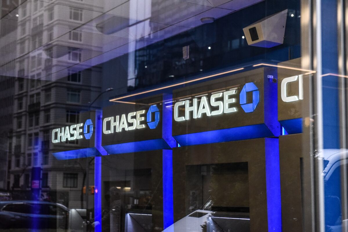 Stock Price (JPM) Falls as Net Interest Outlook Misses