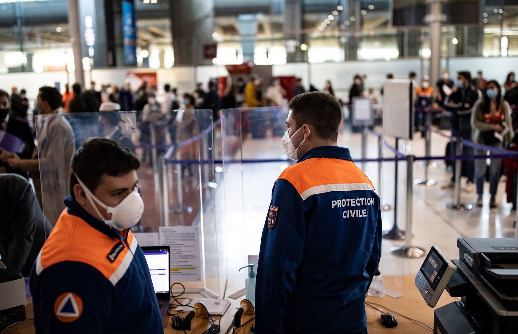 France EU Travel Covid Test Rules Loosened for Vaccinated Travelers