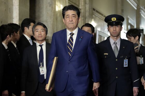 Japan’s Abe Resumes Constitution Quest to Burnish Legacy