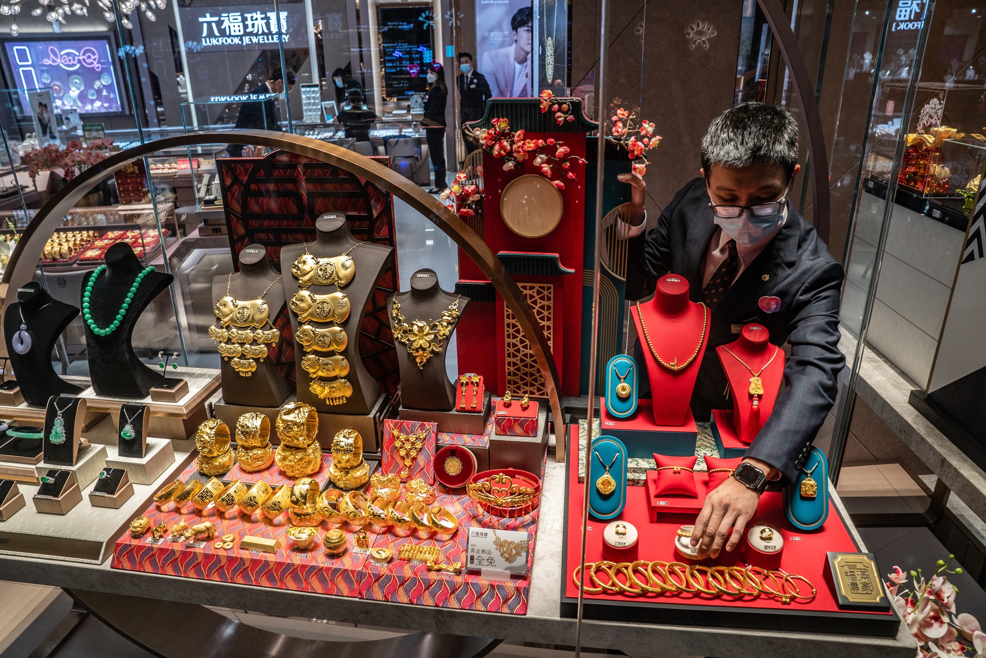 40 Inside A Chow Tai Fook Jewellery Group Ltd Store Ahead Of Chinese New  Year Stock Photos, High-Res Pictures, and Images - Getty Images