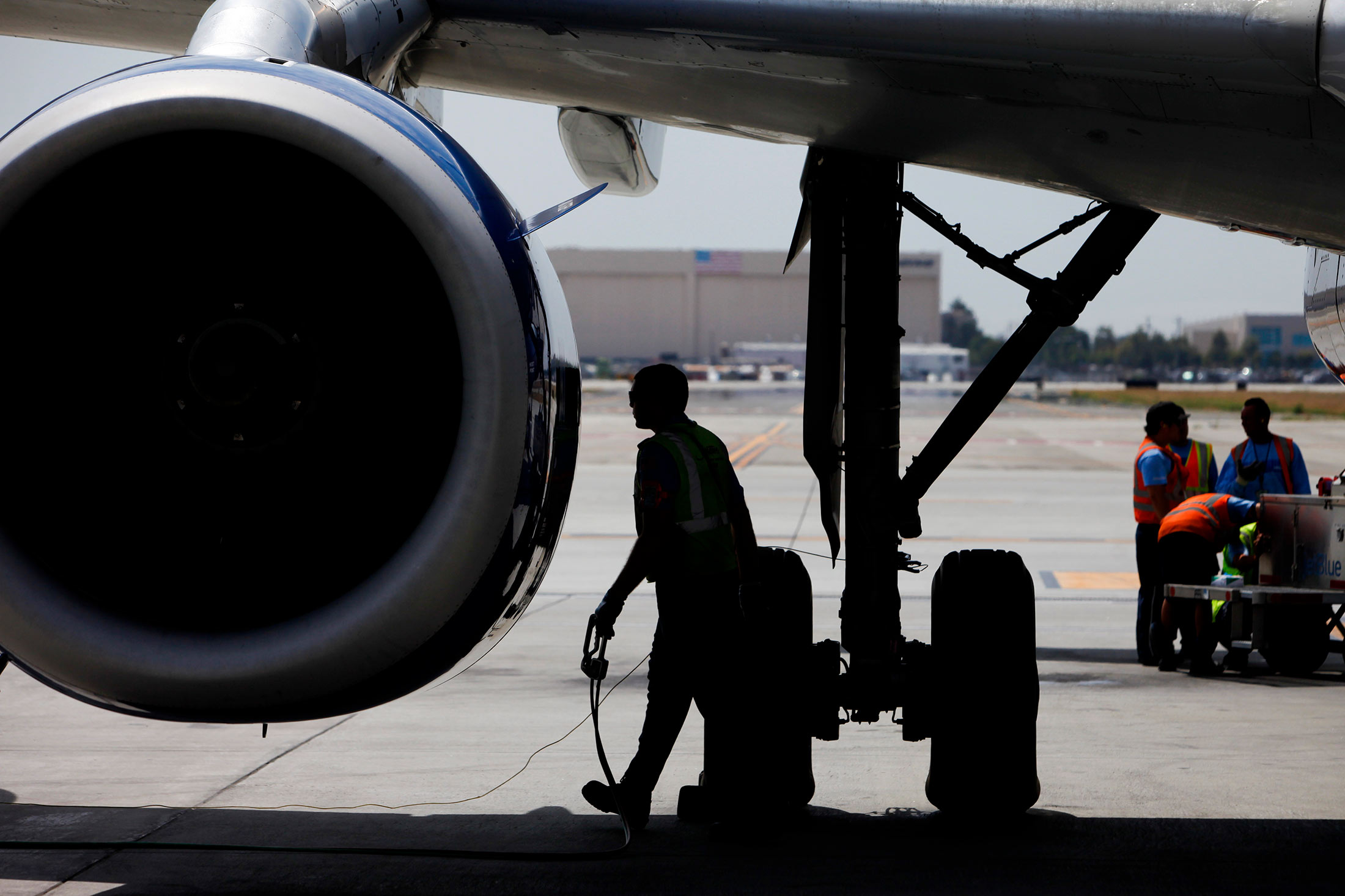 US Airline Chiefs Set to Talk Jobs, Traffic Control With Trump - Bloomberg