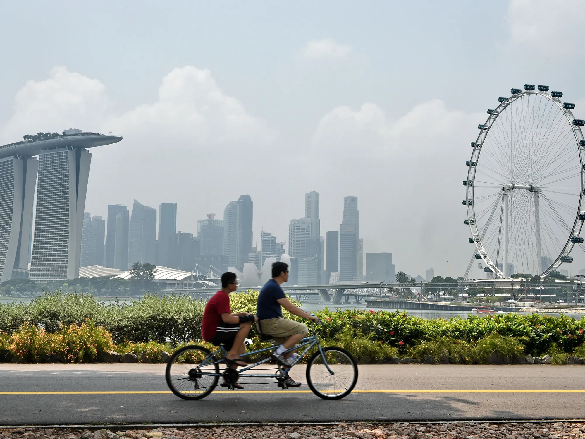 SINGAPORE-SEASIA-ENVIRONMENT-HAZE-POLLUTION-BANKING