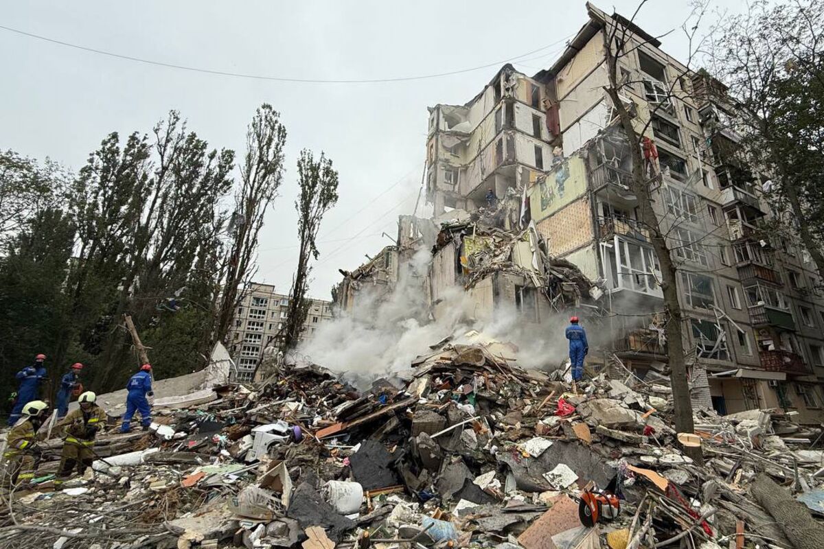 
                            Russia Hits Kyiv With Deadly Barrage Defying Trump Deadline
