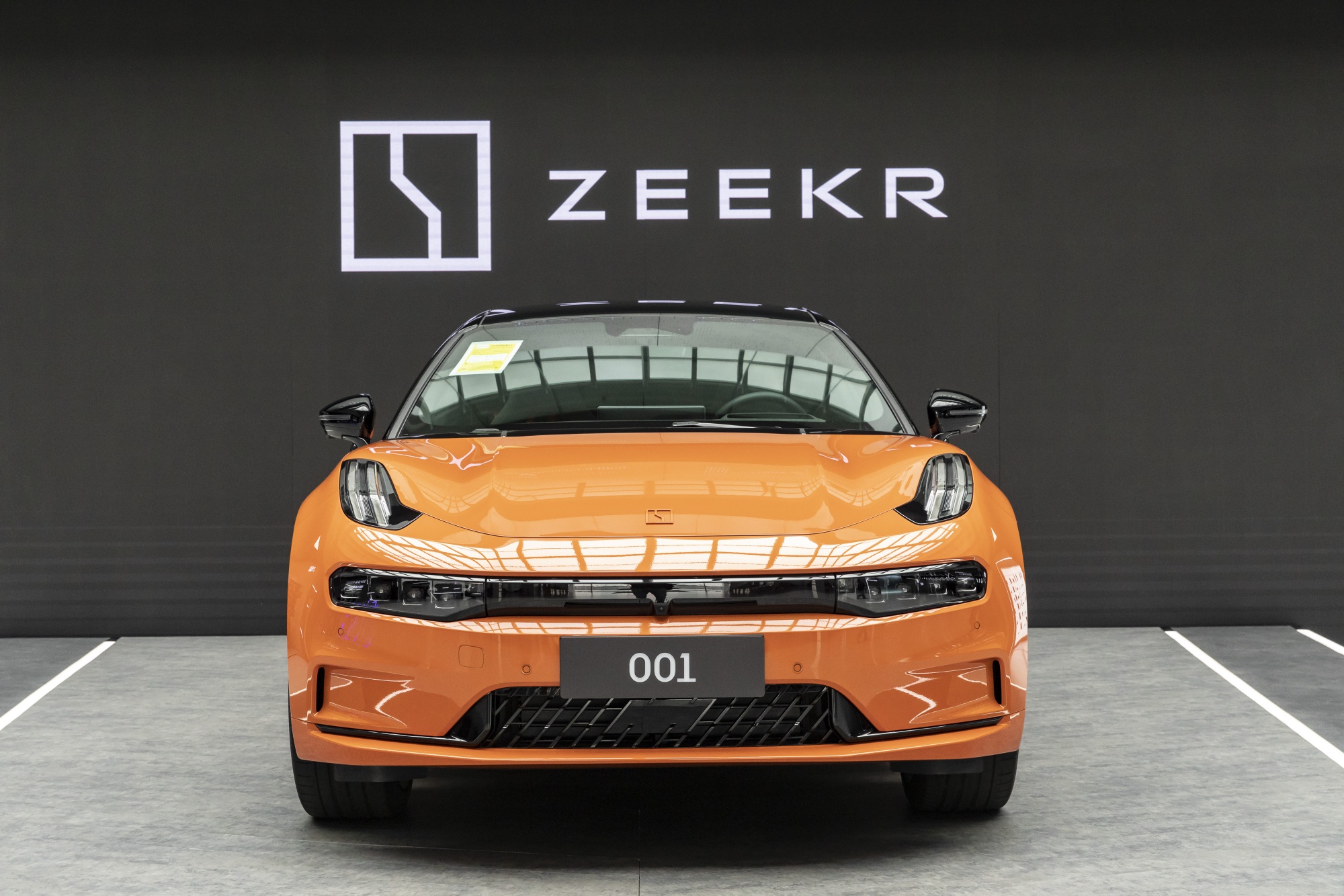 Chinese EV Maker Zeekr Sweeps Into Europe Amid Subsidy Spat, Tensions -  Bloomberg