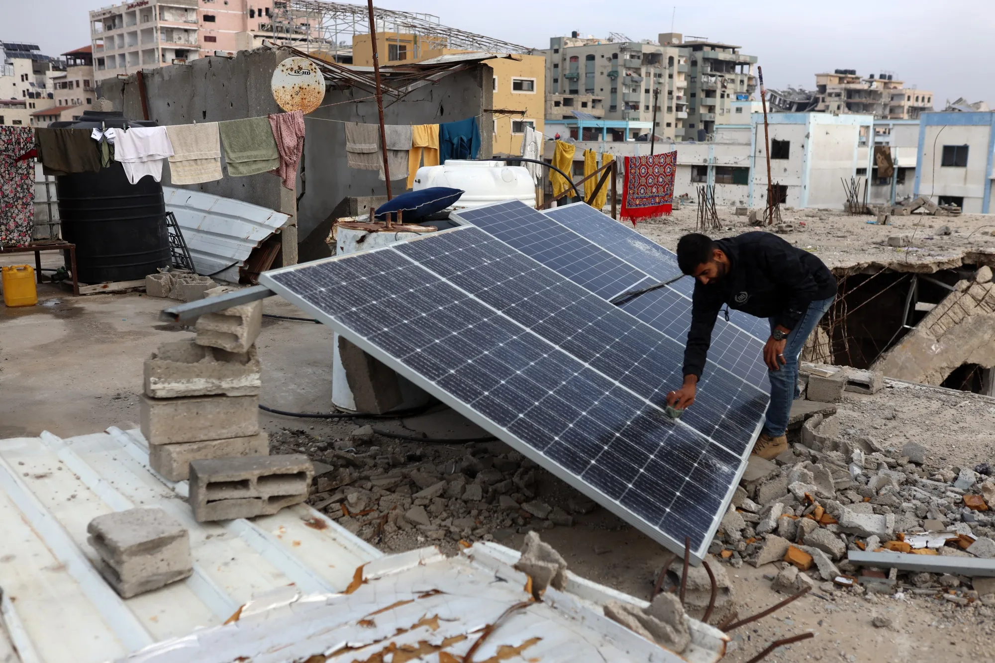 Conflict is sure to spur to the world’s transition away from fossil fuels and toward clean energy.
Photo: Majdi Fathi/NurPhoto/Getty Images