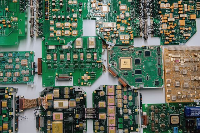 Components manufactured by Analog Devices and other US companies found in Russian missiles.