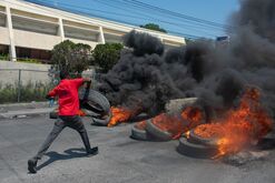 TOPSHOT-HAITI-POLITICS-UNREST-DEMONSTRATION
