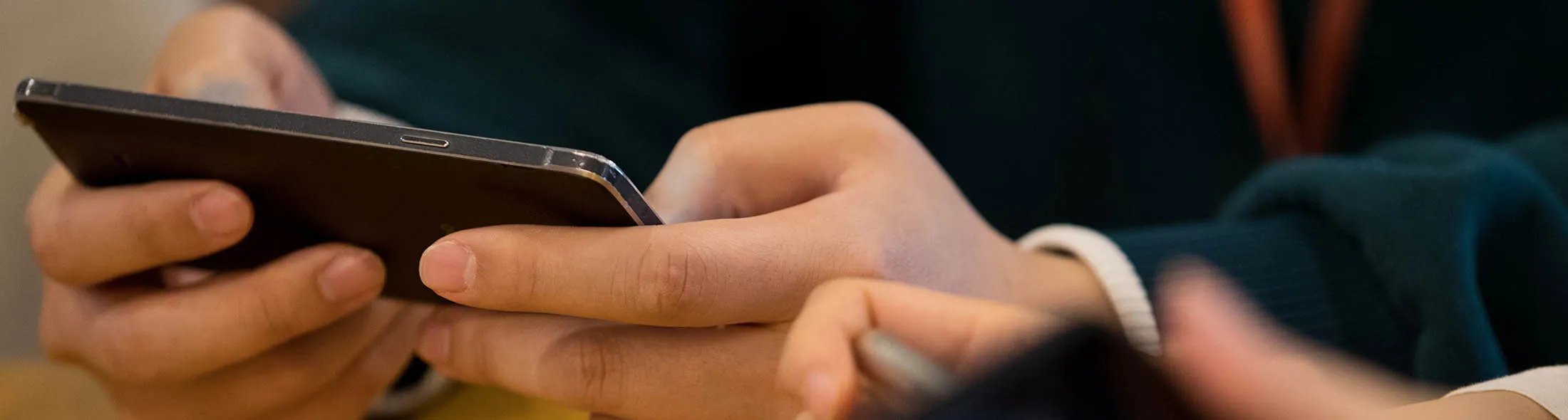 1495590098_smartphone game lede