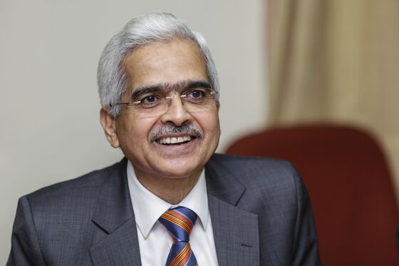 India's Central Bank Chief Seen as Safe No Matter Who Wins Vote