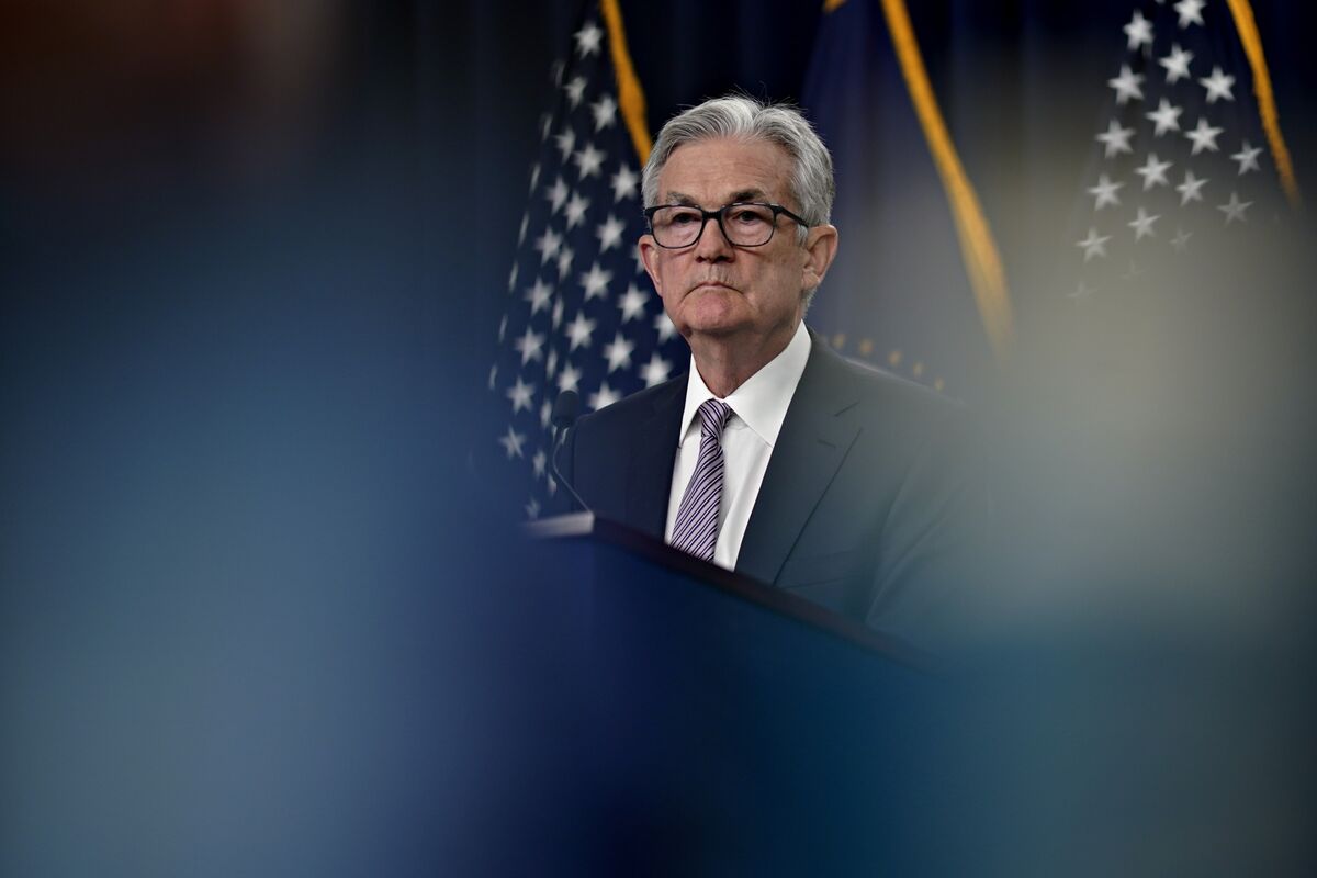 Powell Says Fed Will Be ‘Steadfast’ in Fight Against Inflation