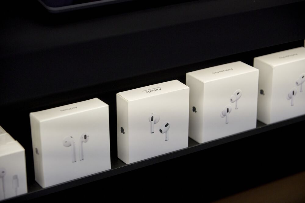 Apple AirPods 　アップル