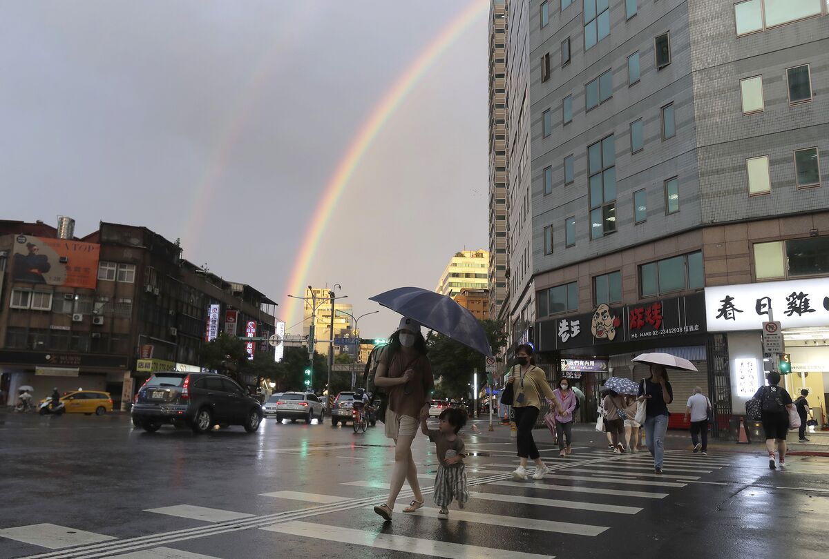 Typhoon Krathon Wreaks Havoc in Philippines and Taiwan