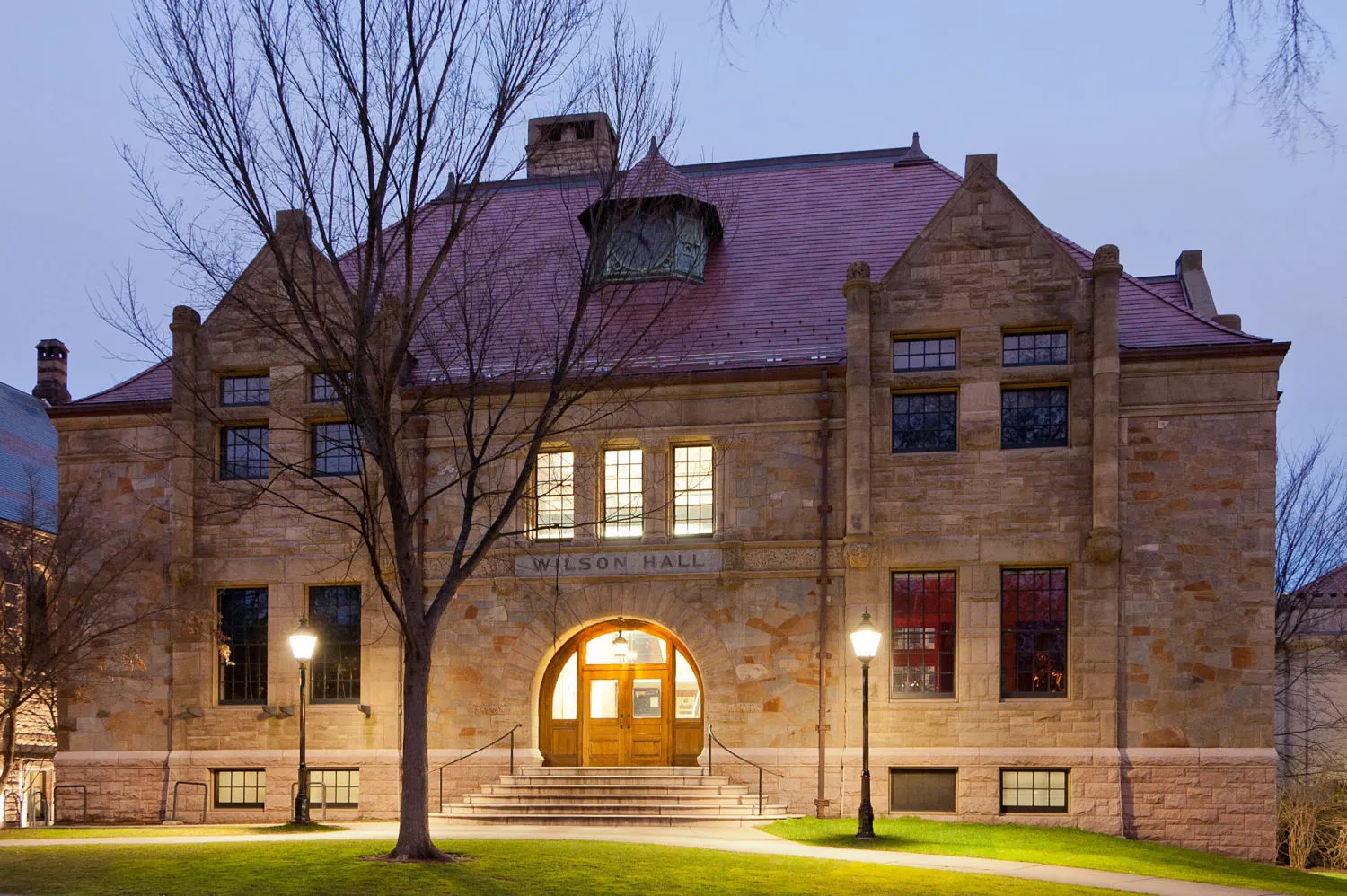 Brown University Dries Up Frat Parties and Angers Students - Bloomberg