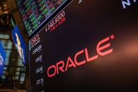 Oracle branding.