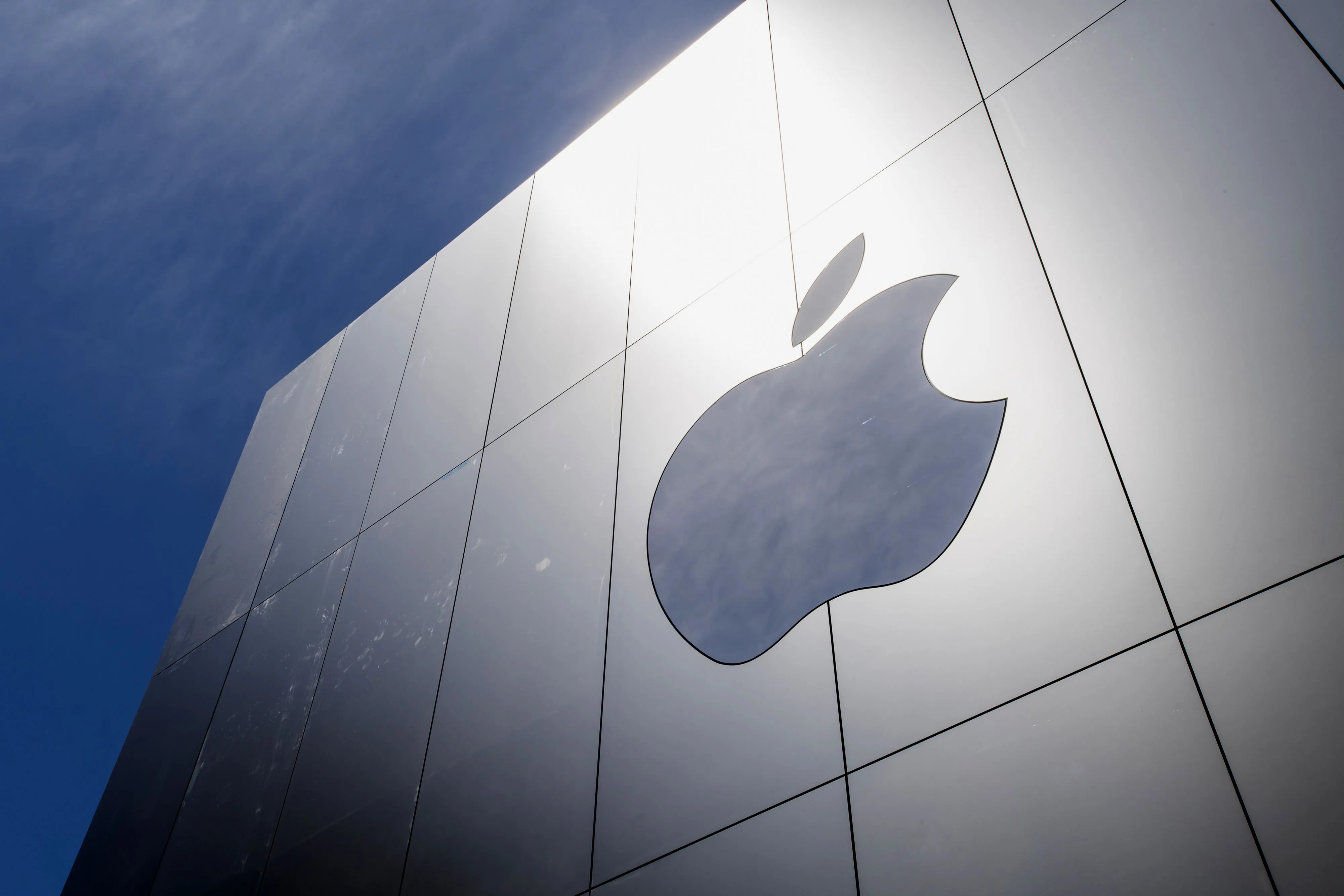 Inside The New Apple Inc. Flagship San Francisco Store