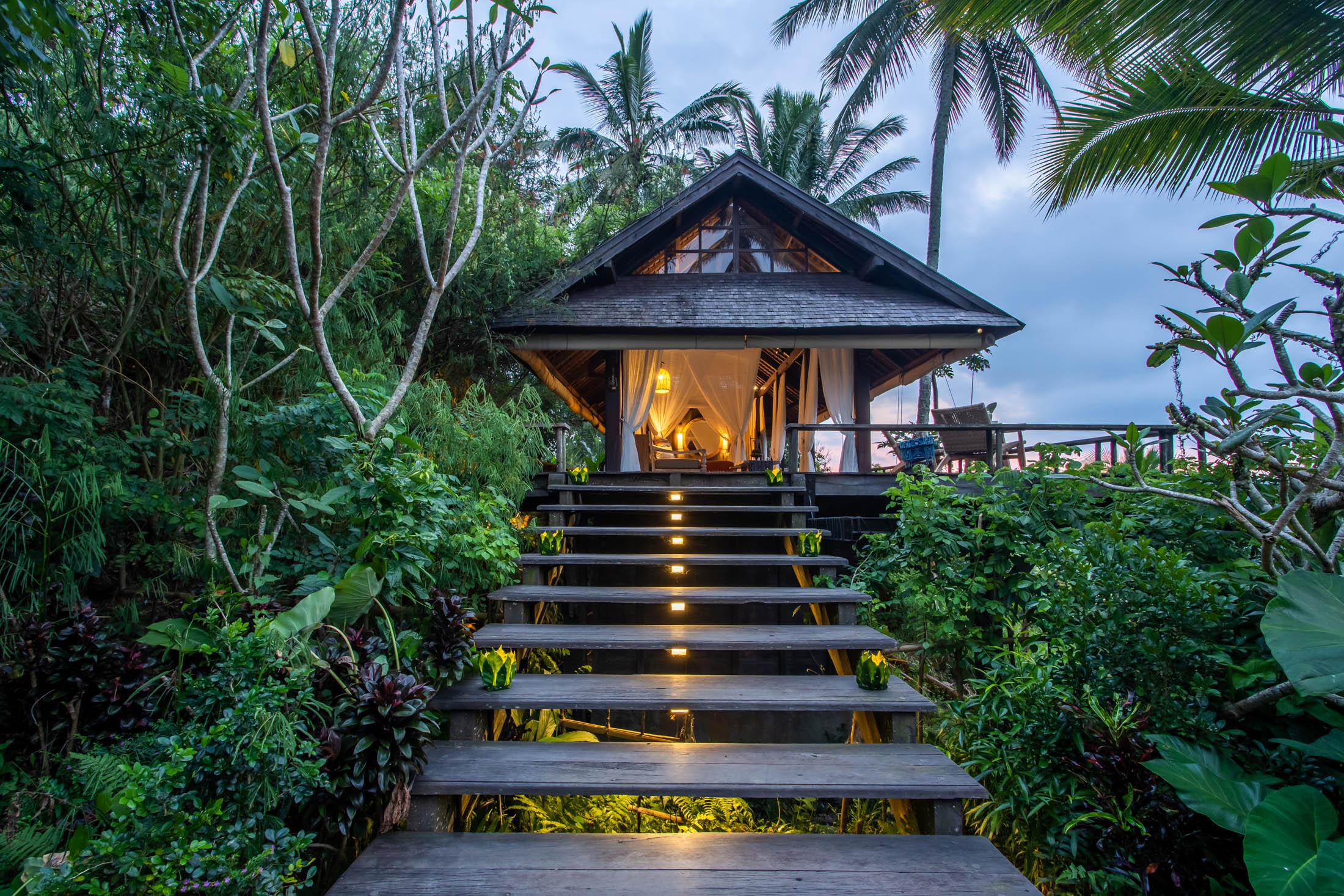 Buahan Bali Banyan Tree Resort Goes Naked With Luxury Villas, Pools But No  Walls - Bloomberg