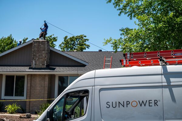 A SunPower Solar Panel Installation Ahead Of Earnings Figures