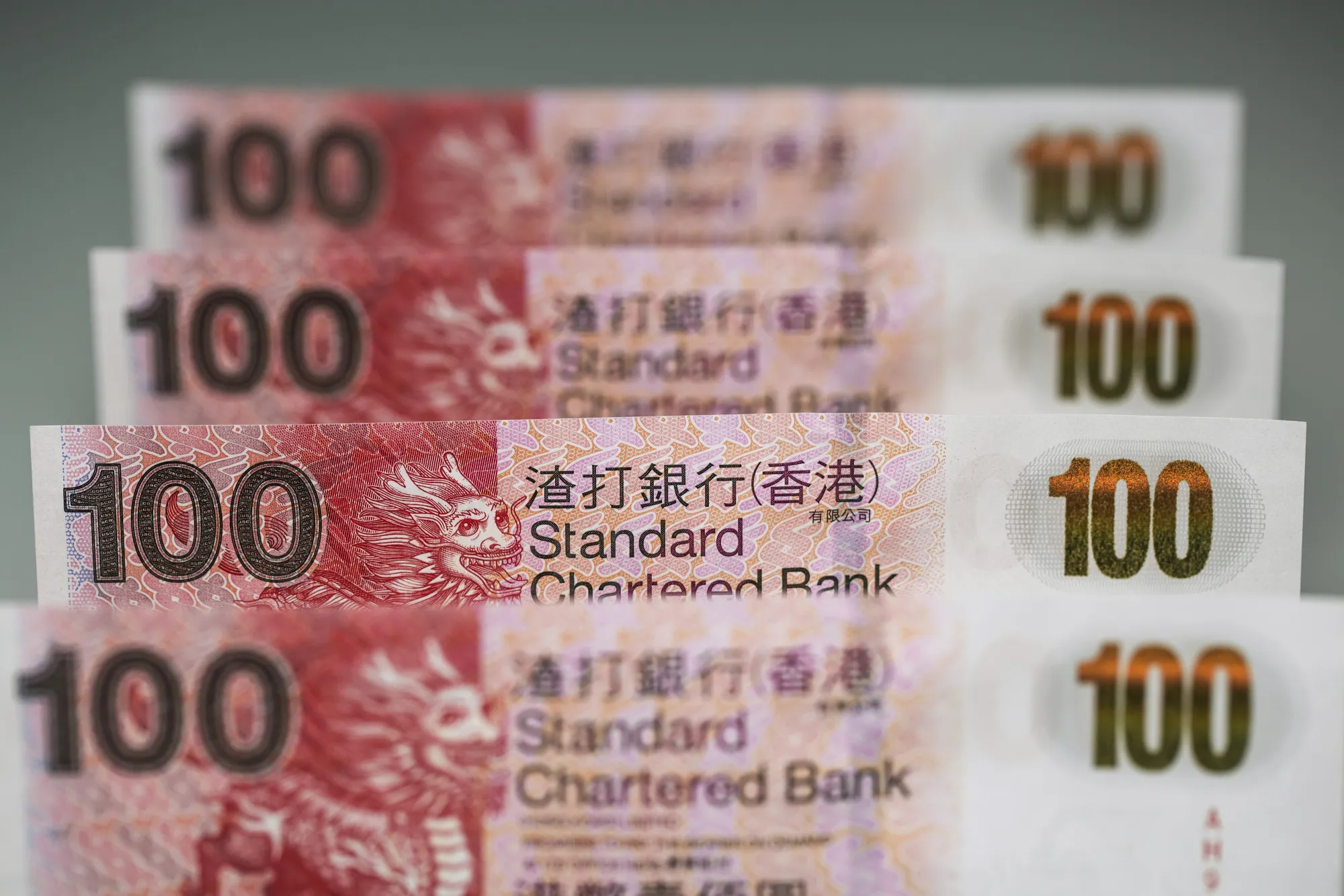 Hong Kong Dollar Forwards Sink to Weakest Since 1999 on Peg Bets