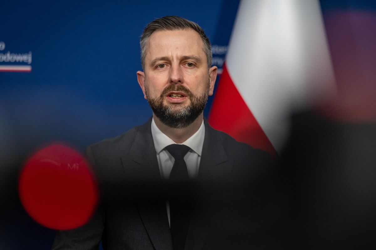 Poland Picks Sweden to Deliver Three Submarines in Defense Push