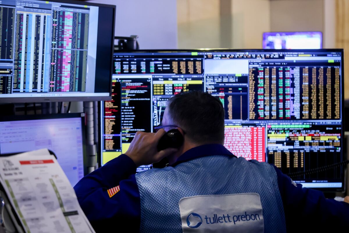 ⚫️ BLOOMBERG: "Investimenti nell'Intelligenza Artificiale: Le Aziende Tecnologiche Pronte a Prendere in Prestito, Mentre gli Investitori Cercano Sicurezze"