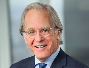 relates to Richard DeScherer, Bloomberg Lawyer From Early Days, Dies at 79