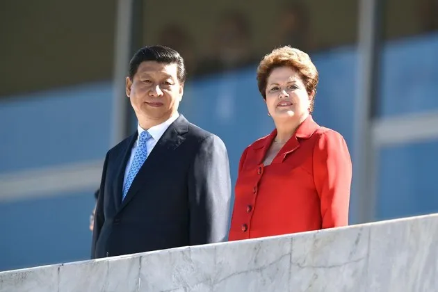 China President Xi Jinping being welcomed by President Rousseff at Planalto Palace in Brasilia