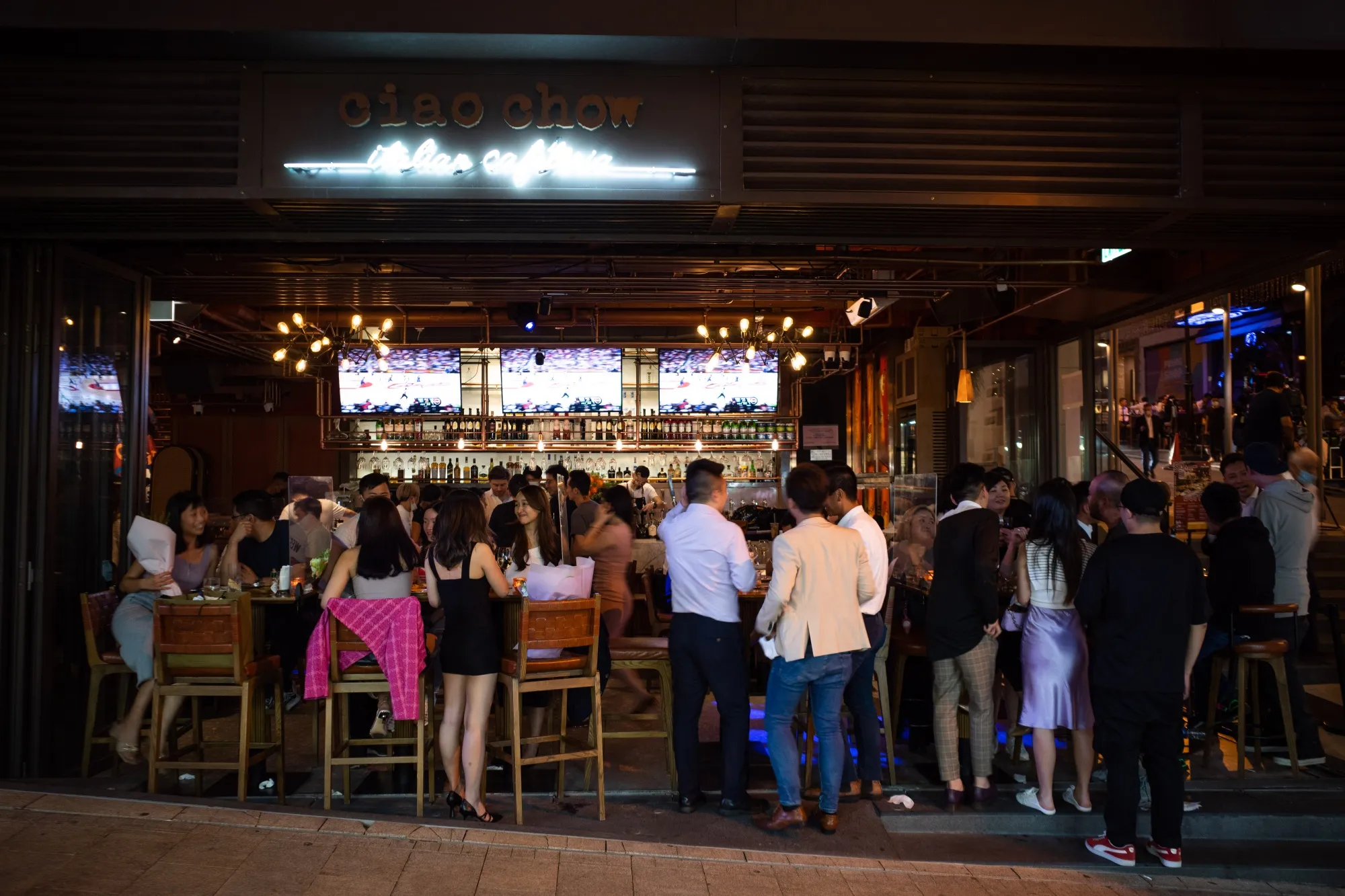 A government requirement has taken effect requiring all eligible residents to get a third vaccination to enter premises such as restaurants, bars, gyms and hair salons.