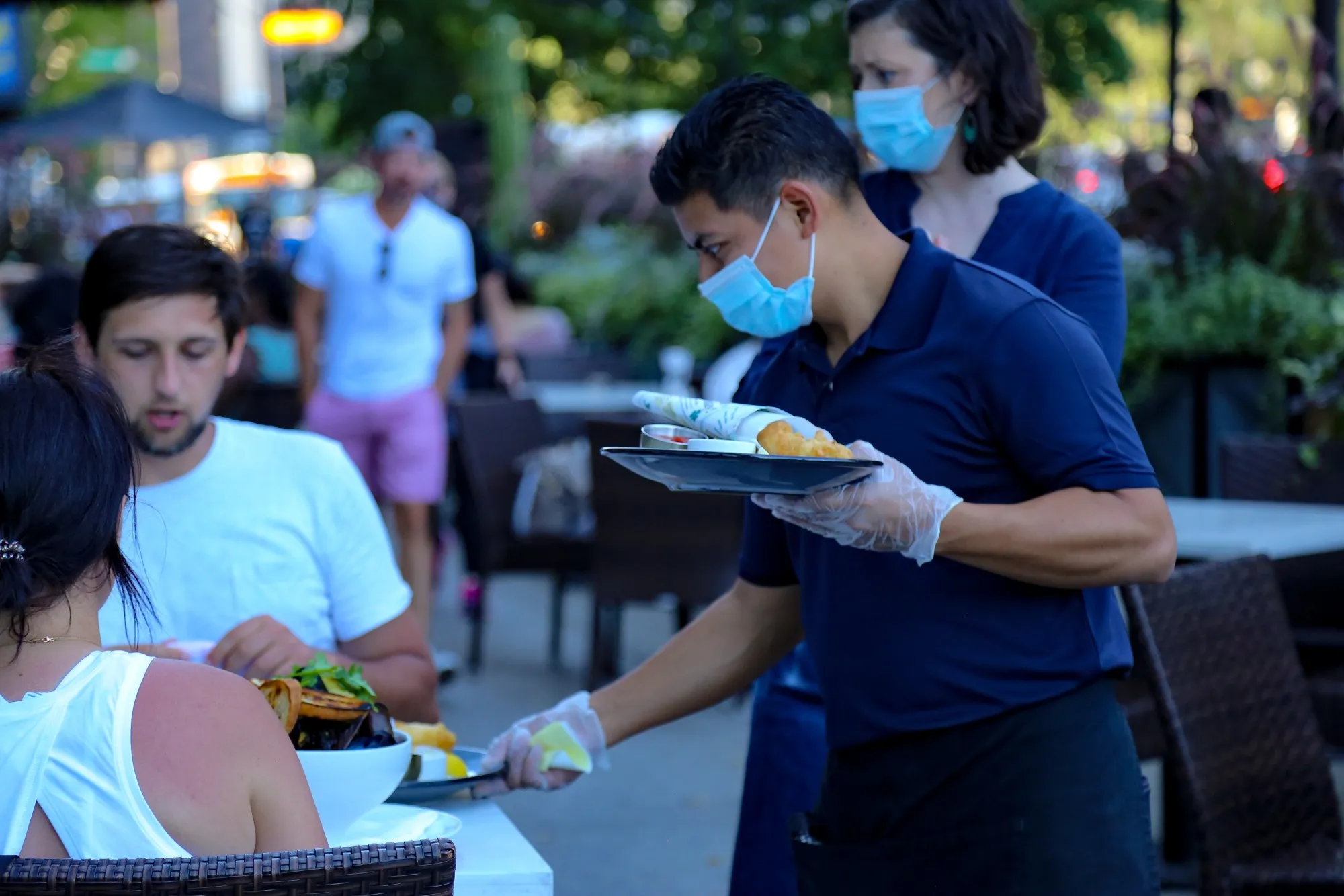 Chicago's Covid-19 Uptick Spurs First New Limits Since Reopening