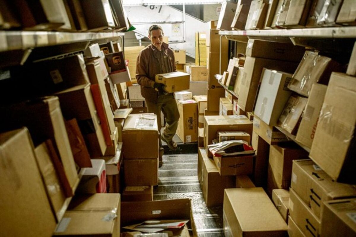 Why UPS Might Not Match FedEx's Higher Package Prices - Bloomberg