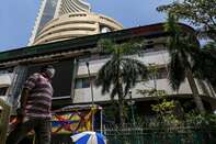 India's Sensex Index Volatile as Investors Optimistic on Economic Rebound