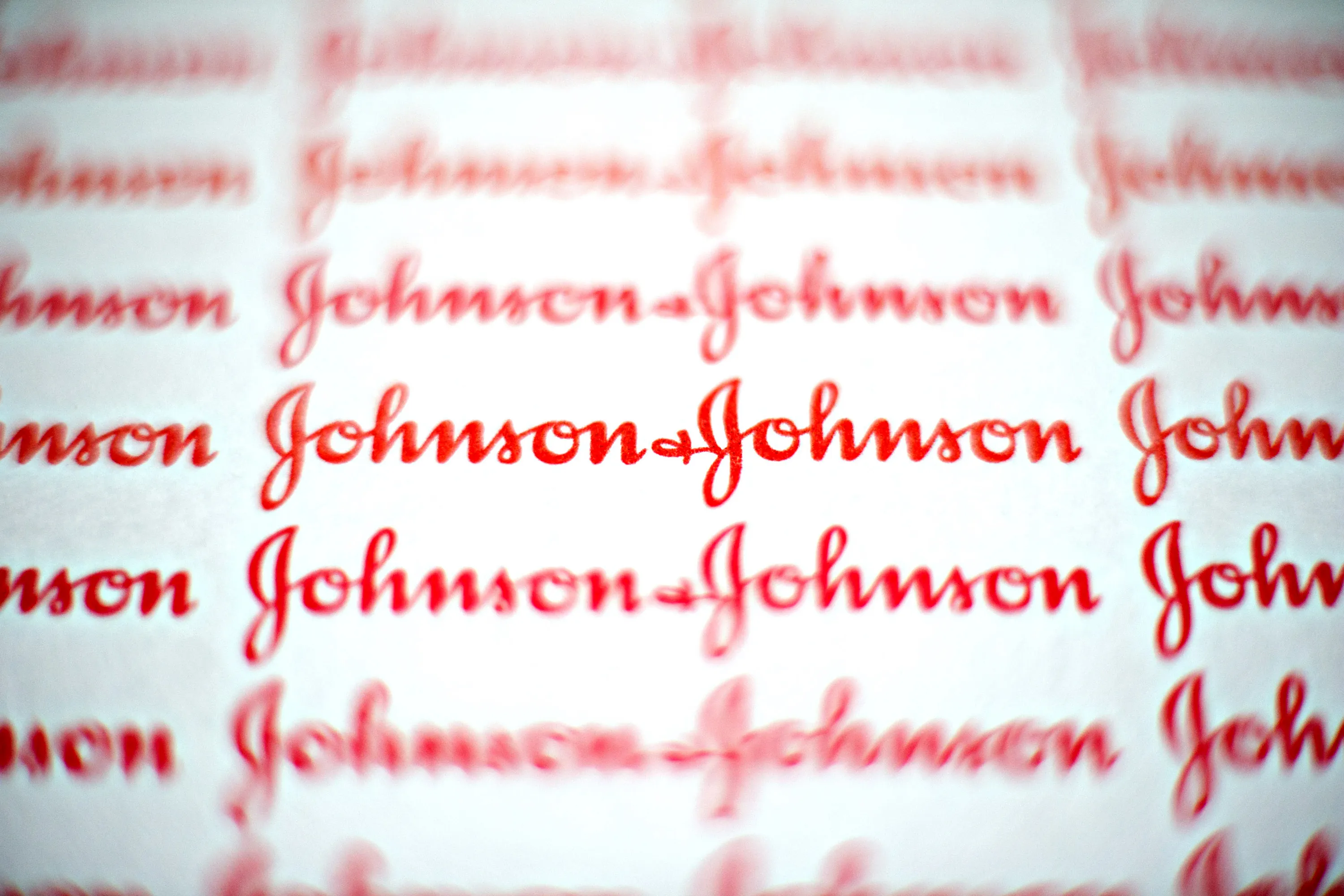J&J Blames Staff Cuts, Pfizer Deal for Tylenol Recall Flood