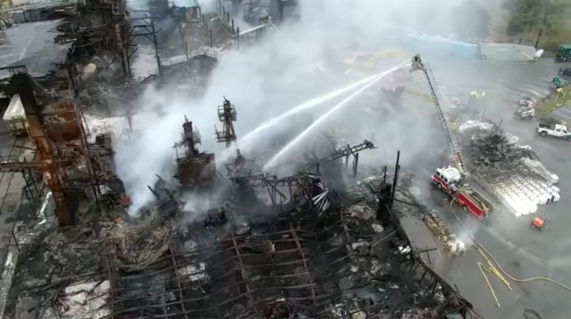 U.S. Fertilizer Plant Fire Leaks Harmful Chemicals Into Nearby Creeks Bloomberg