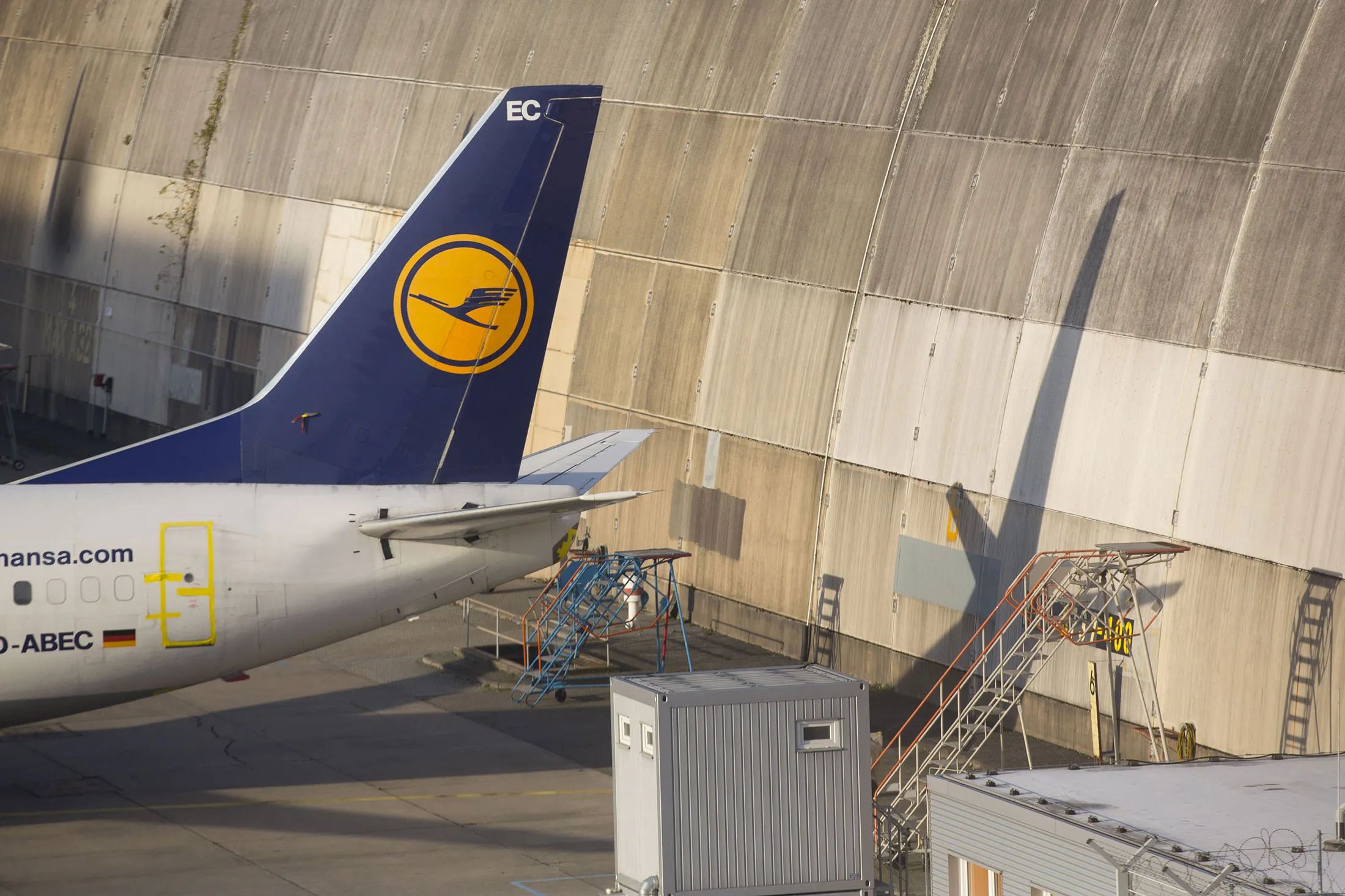 1486052065_Lufthansa