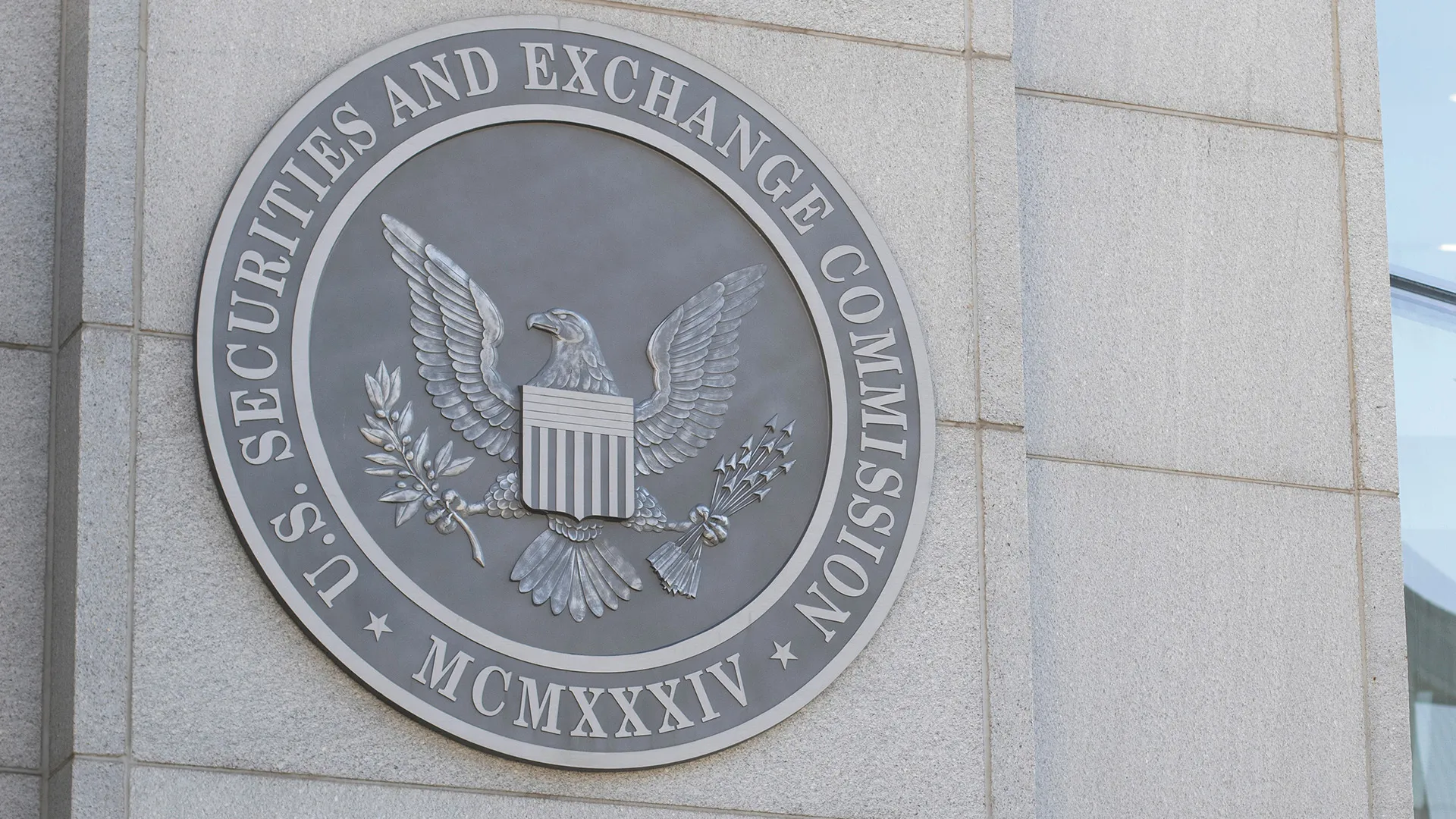 Watch SEC Mulls New ETF Rules as $16T Boom Disrupts Status Quo - Bloomberg