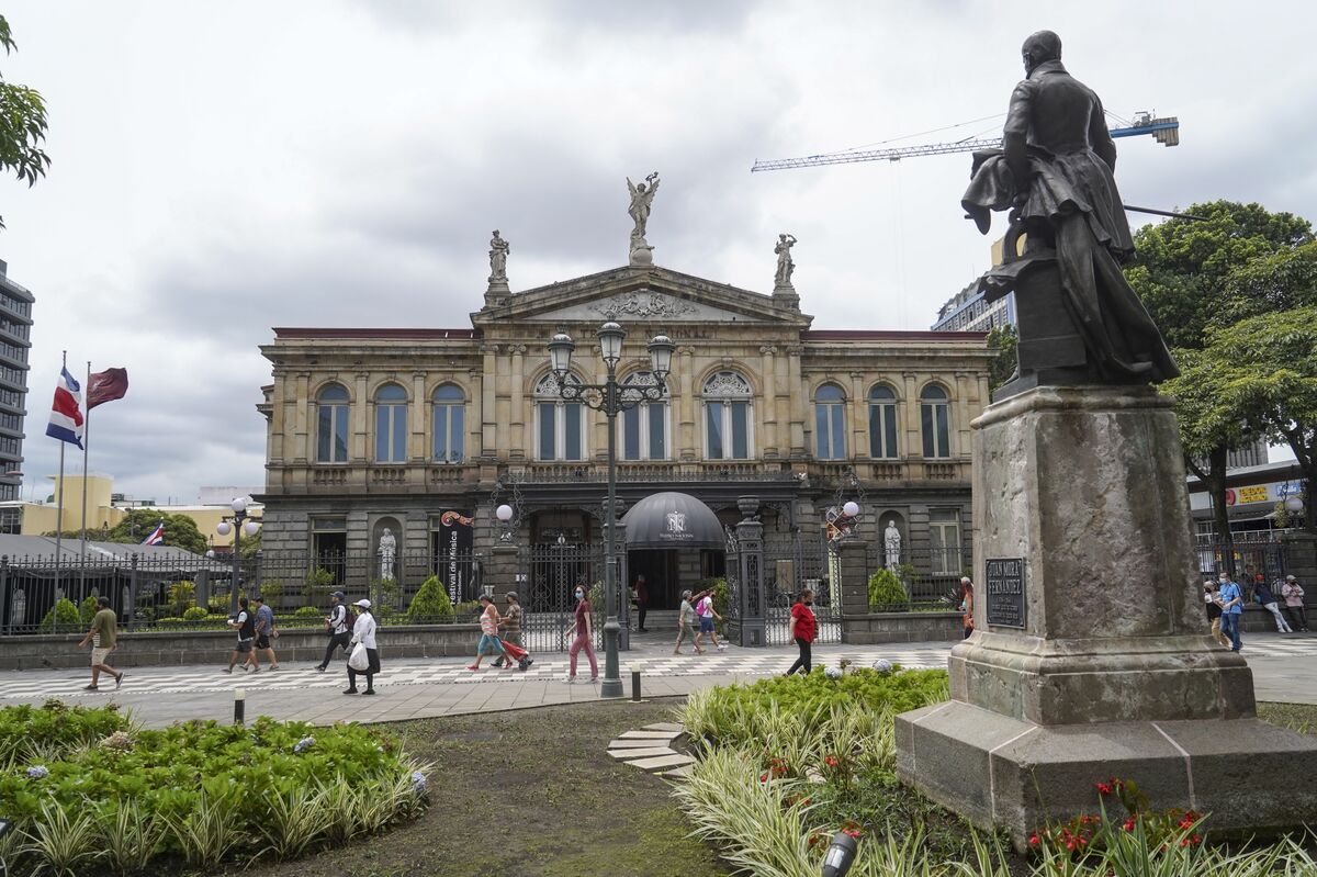 Costa Rica Wins Moody’s Upgrade on Improved Fiscal, Debt Outlook