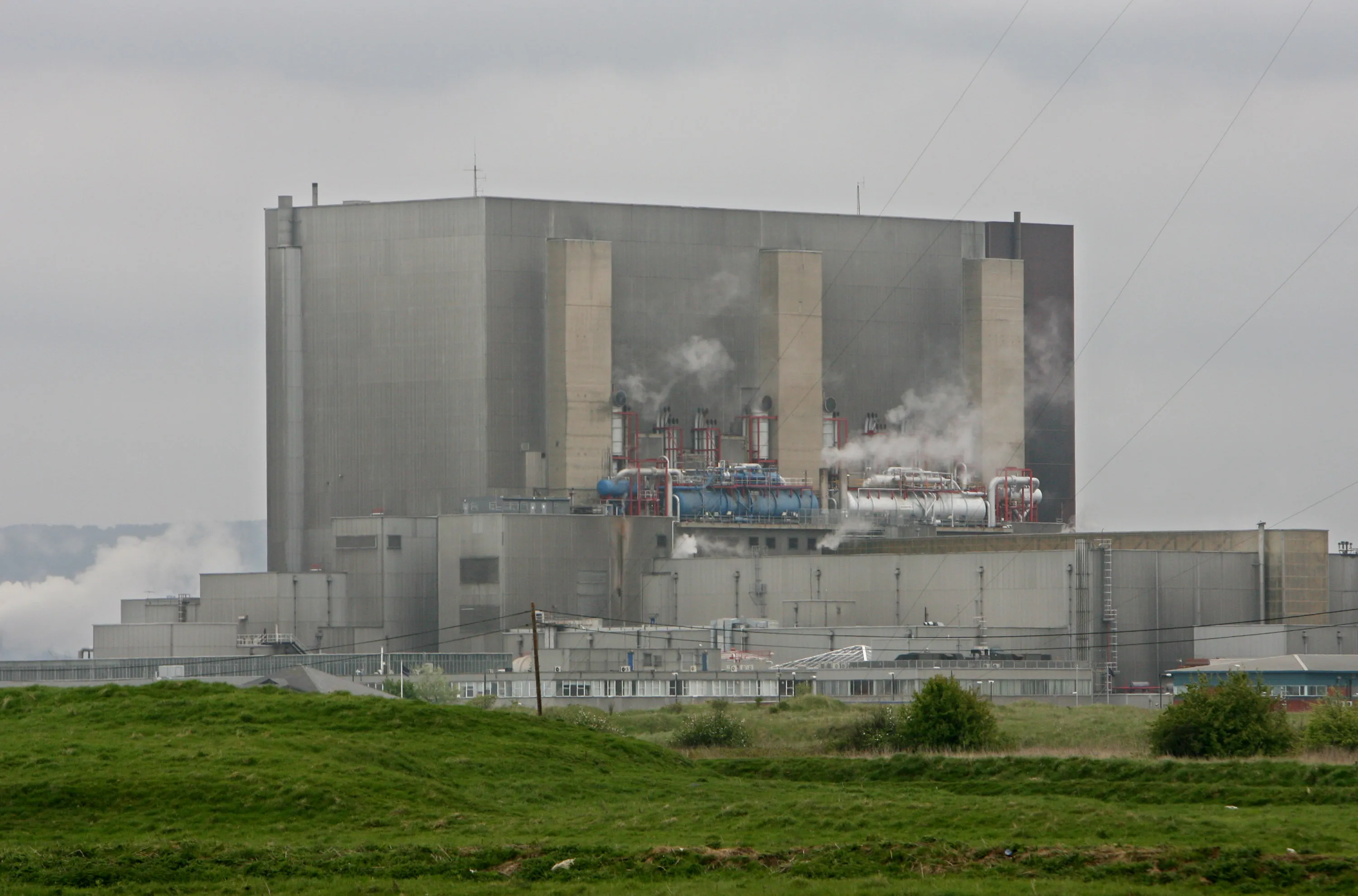 EDF to Keep UK Heysham, Hartlepool Nuclear Power Stations Open to Boost  Supplies - Bloomberg