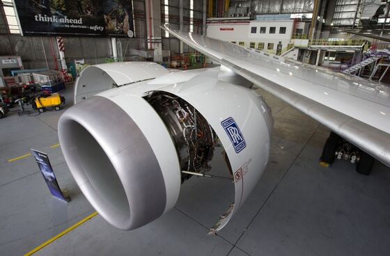 Dreamliners Faces Inspections on Rolls Engine Flaws