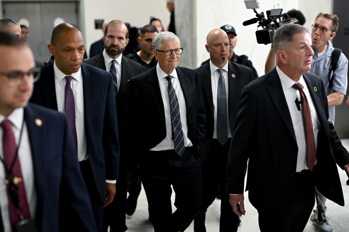 Bill Gates Arrives for Closed-Door Epstein Panel Testimony