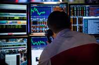 1495051773_NYSE-trader-phone