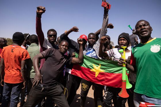 Soldiers Seize Power in Burkina Faso, Drawing International Ire