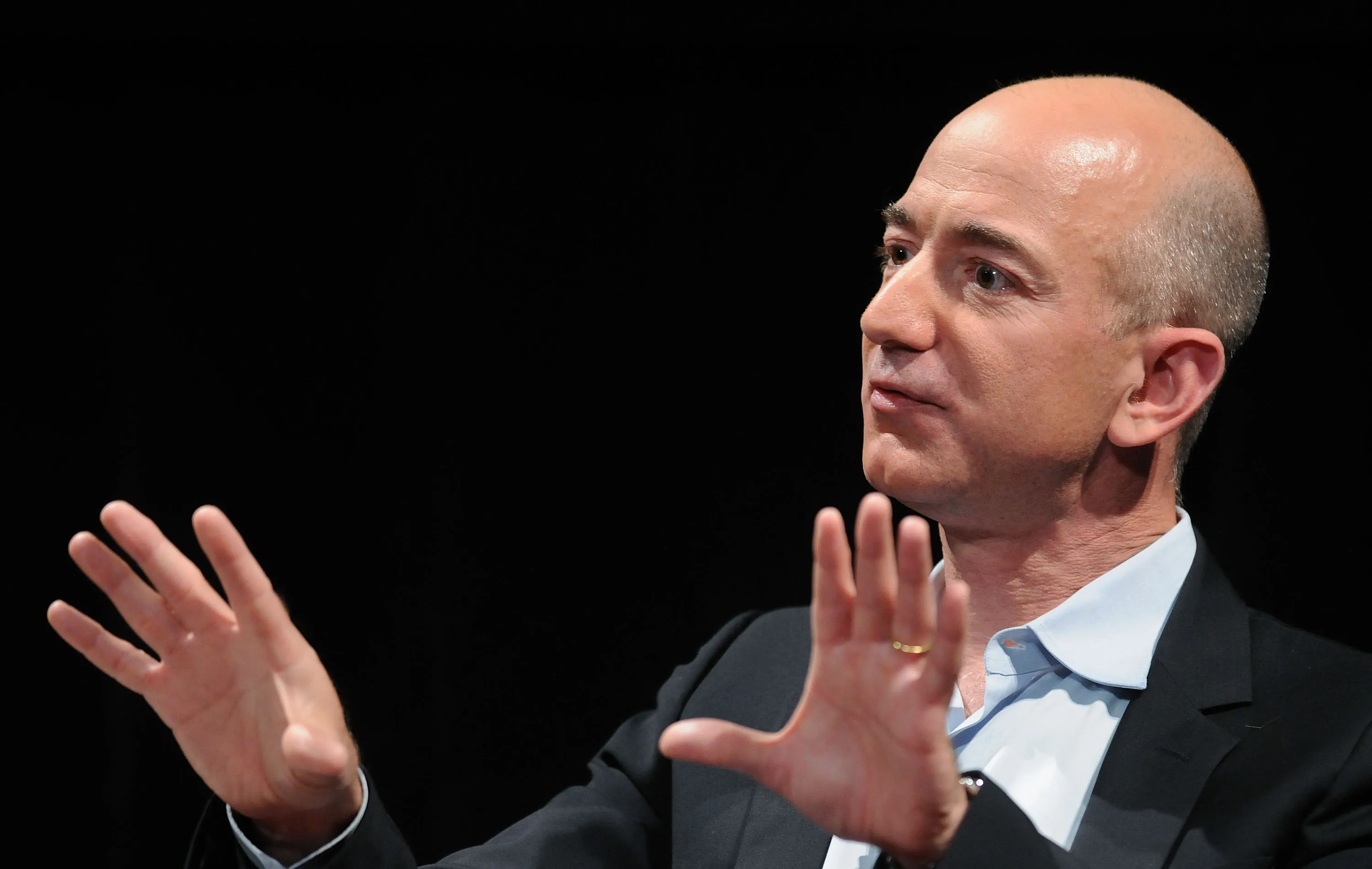 Amazon Said to Discuss Online Movie, TV Service With Studios